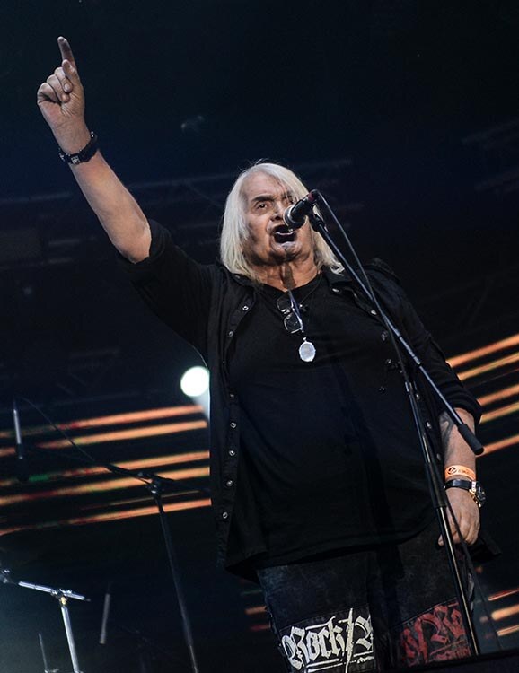 Godišnjica smrt Bore Đorđevića, na groblje stigli članovi Riblje čorbe