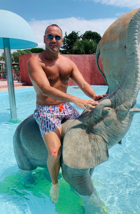 endi skot trazi zenu osobine facebook foto video