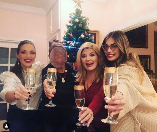 Suzana Mančić objavila sliku sa mlađom ćerkom koju porede sa Anđelinom Džoli