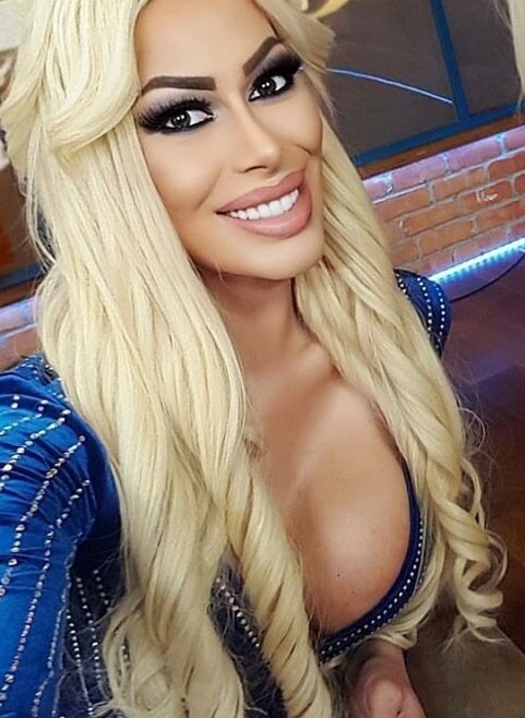 Mimi Oro gola u kadi