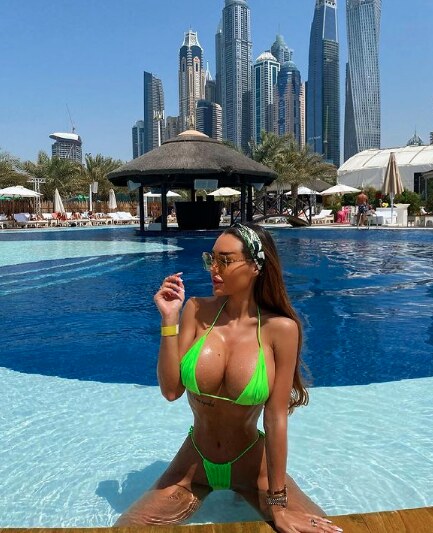 ana korac grudi silikoni slike iz dubaija instagram
