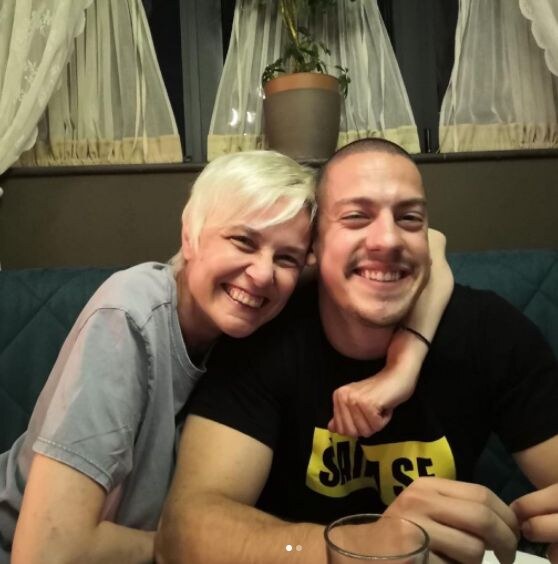 Kako izgleda sestra Bake Praseta koja zapravo radi i studira težak fakultet?