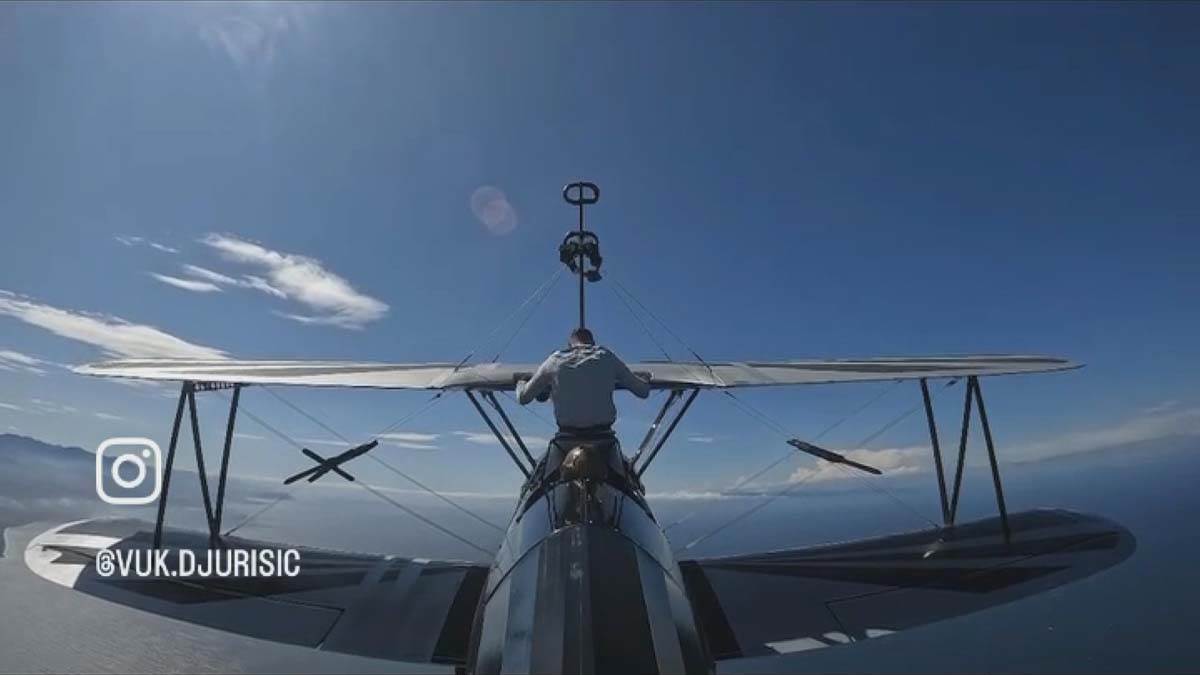 Šetnja na krilu aviona  1.jpg