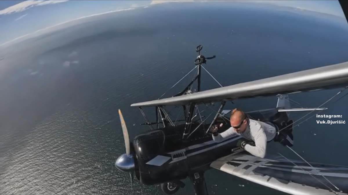 Šetnja na krilu aviona  4.jpg