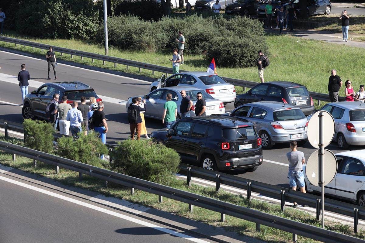 protesti autoput (6).jpg
