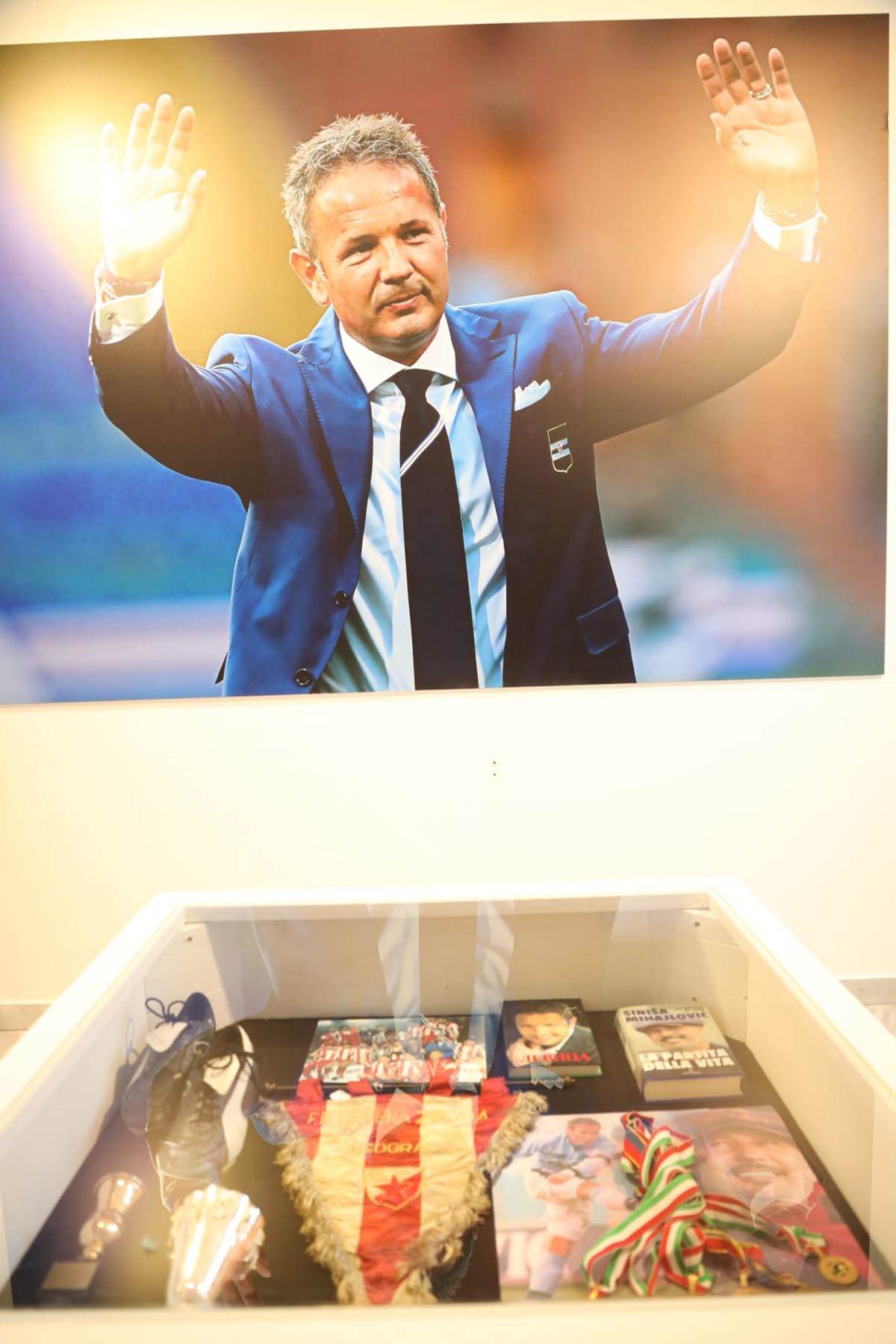 izložba siniša mihajlović (2).jpg