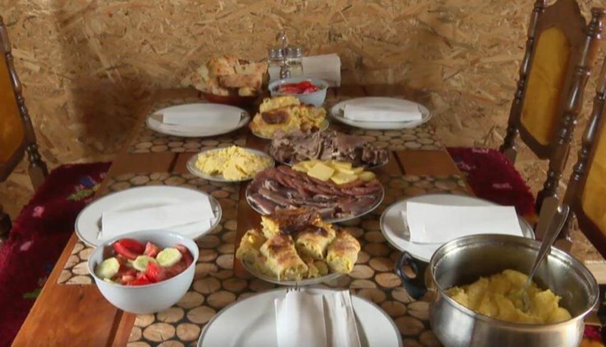 GORŠTAK RAJKO ŽIVI KAO NJEGOV ĐED, ALI BIZNIS MU IDE ODLIČNO (1).jpg