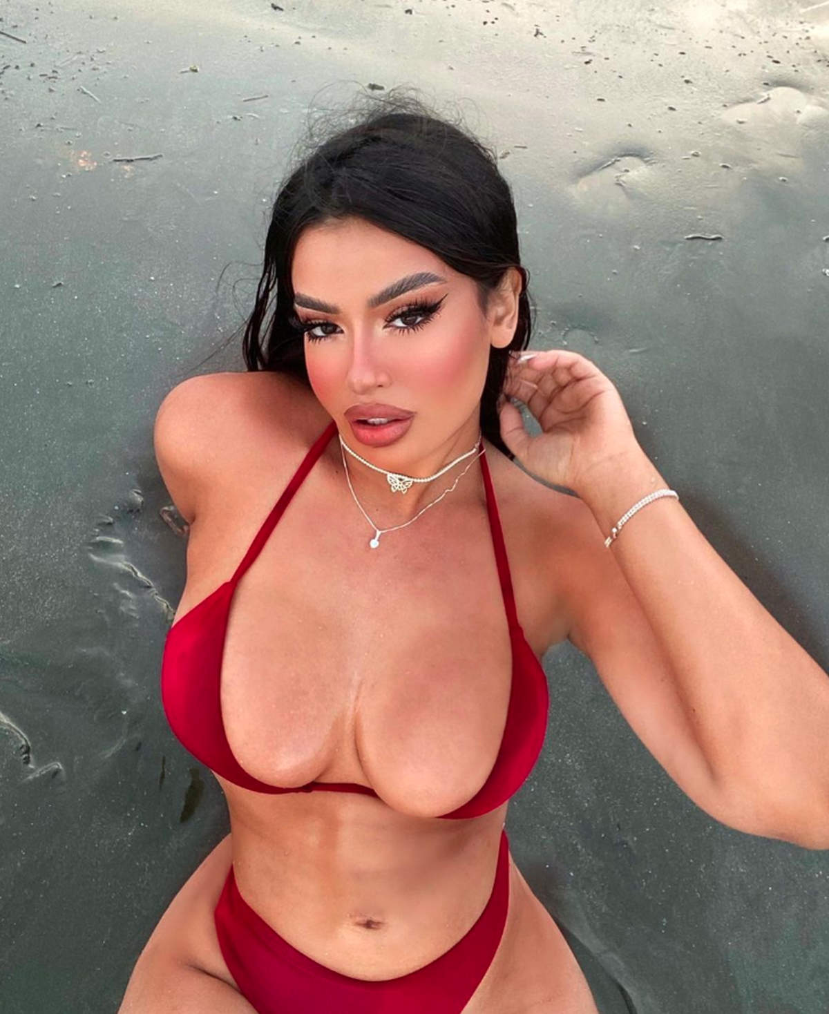 Julia Medeiros operisala vaginu da bi opet bila nevina