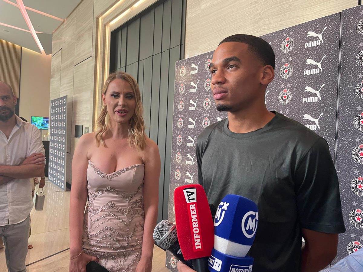 Novi dresovi Partizana - promocija (2).jpg