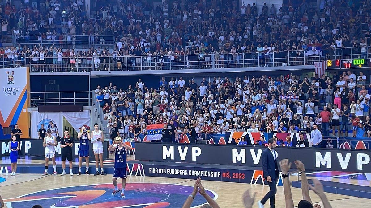 Nikola Topić MVP (5).jpg