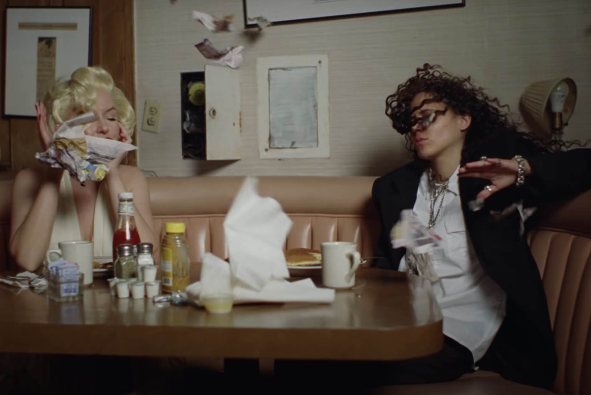 070 shake devojka cerke dzonija depa 3.png