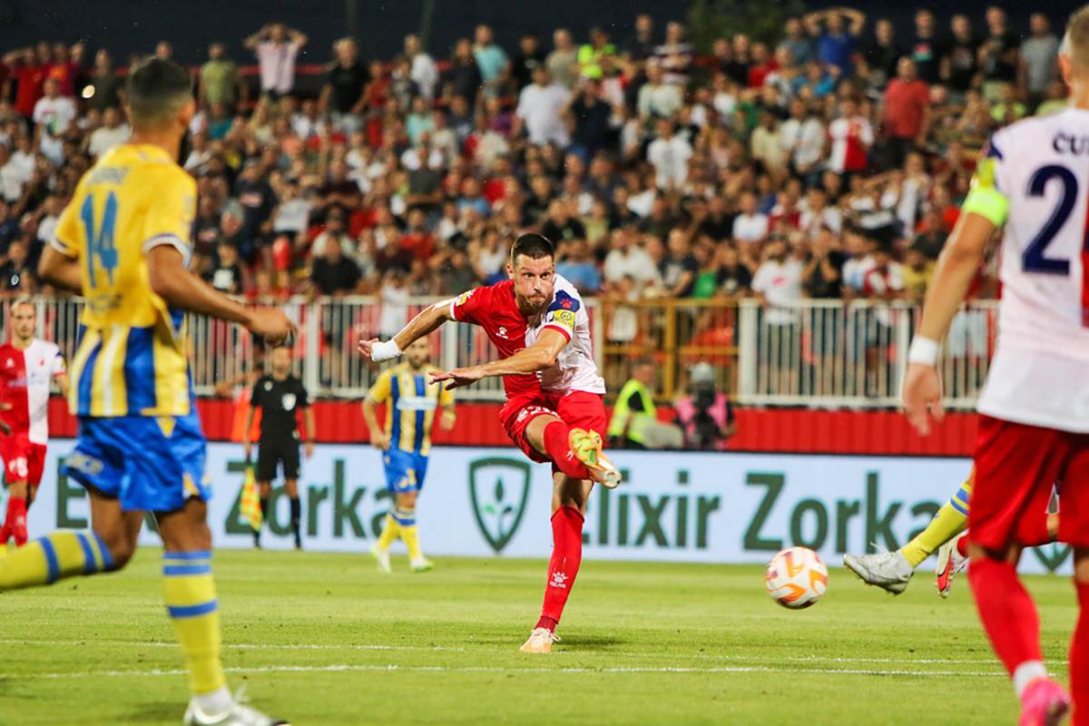 Vojvodina Apoel (7).jpg