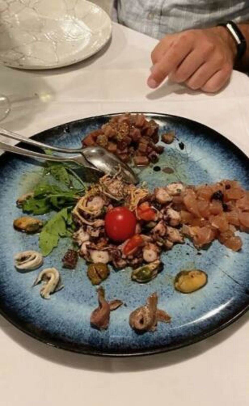 Hrana u restoranu, Hvar 3.jpg