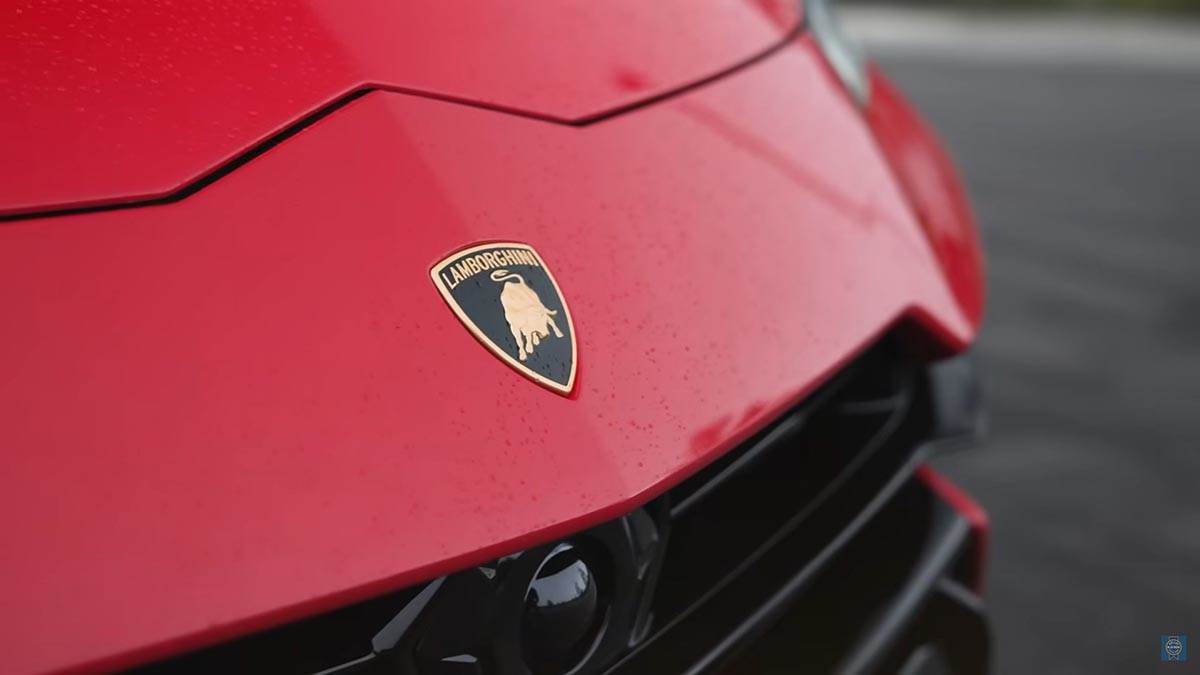 2023 Lamborghini Urus (8).jpg