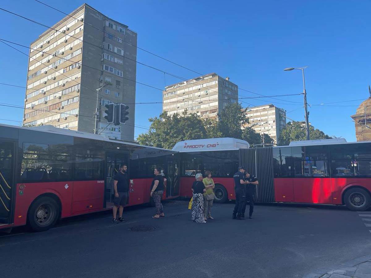 Sudar 2 autobusa u Beogradu