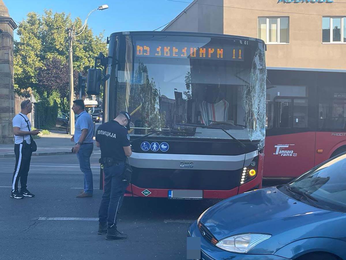 Sudar 2 autobusa u Beogradu