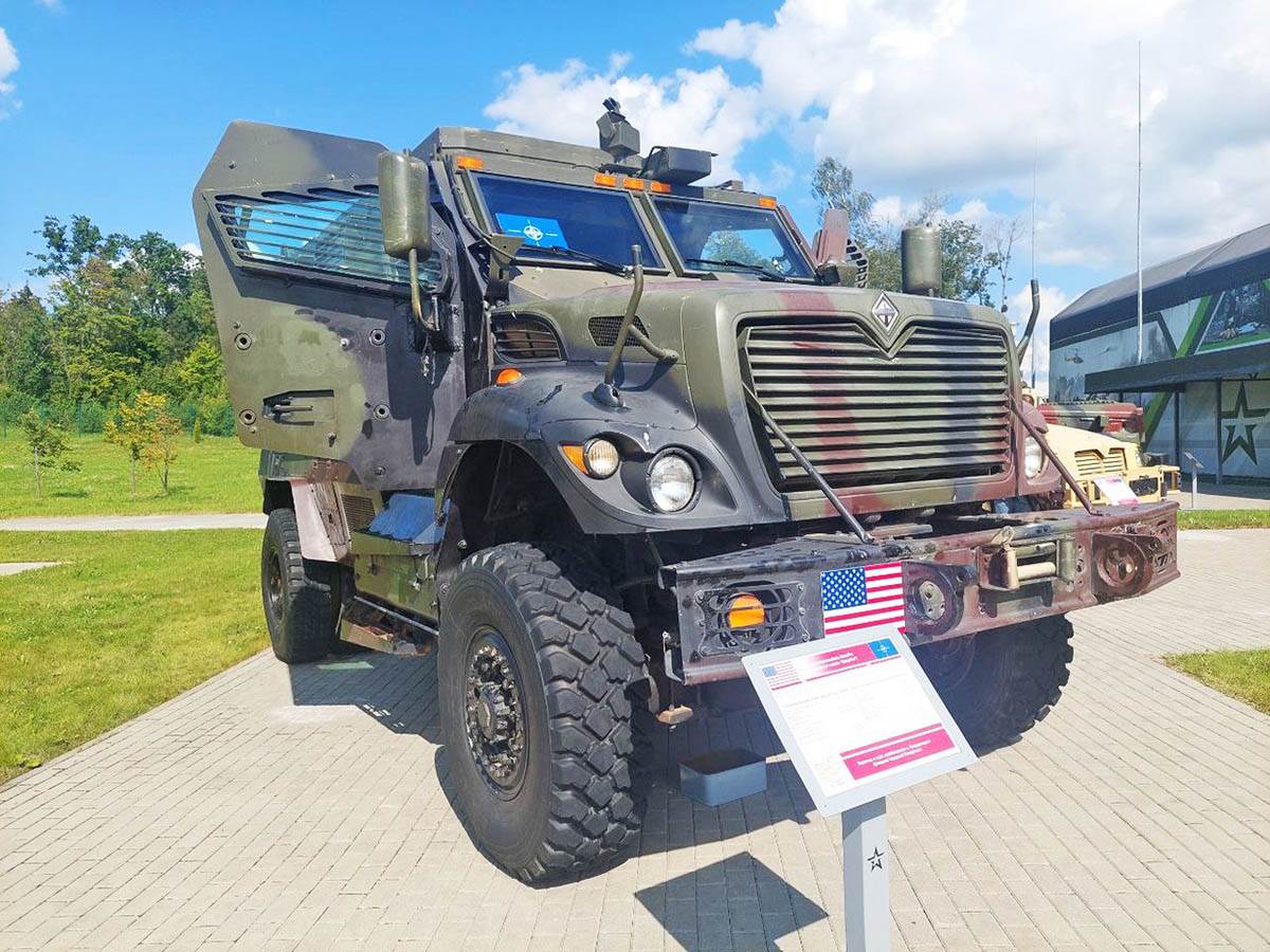 Vojna vozila (5).jpg
