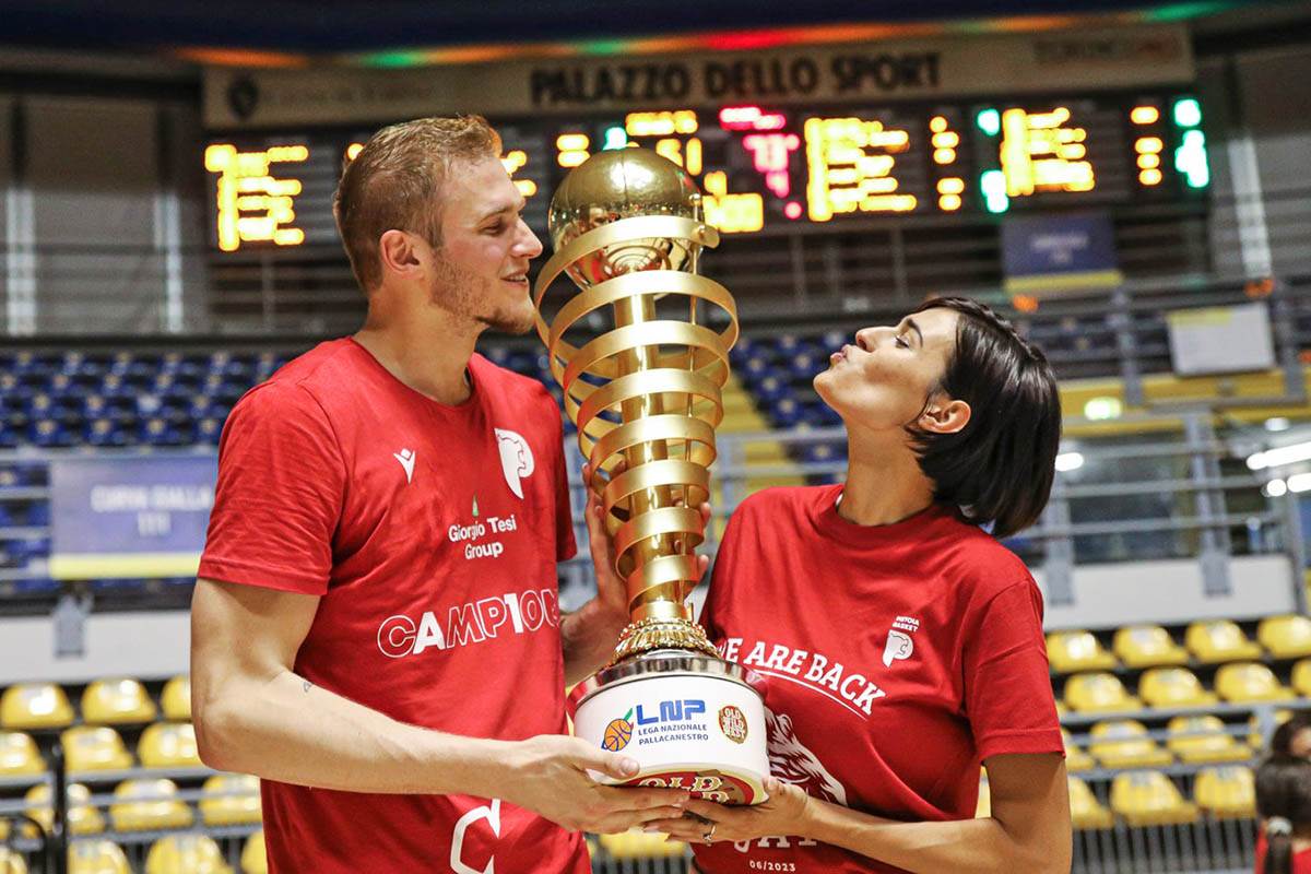 alis sabatini (1).jpg