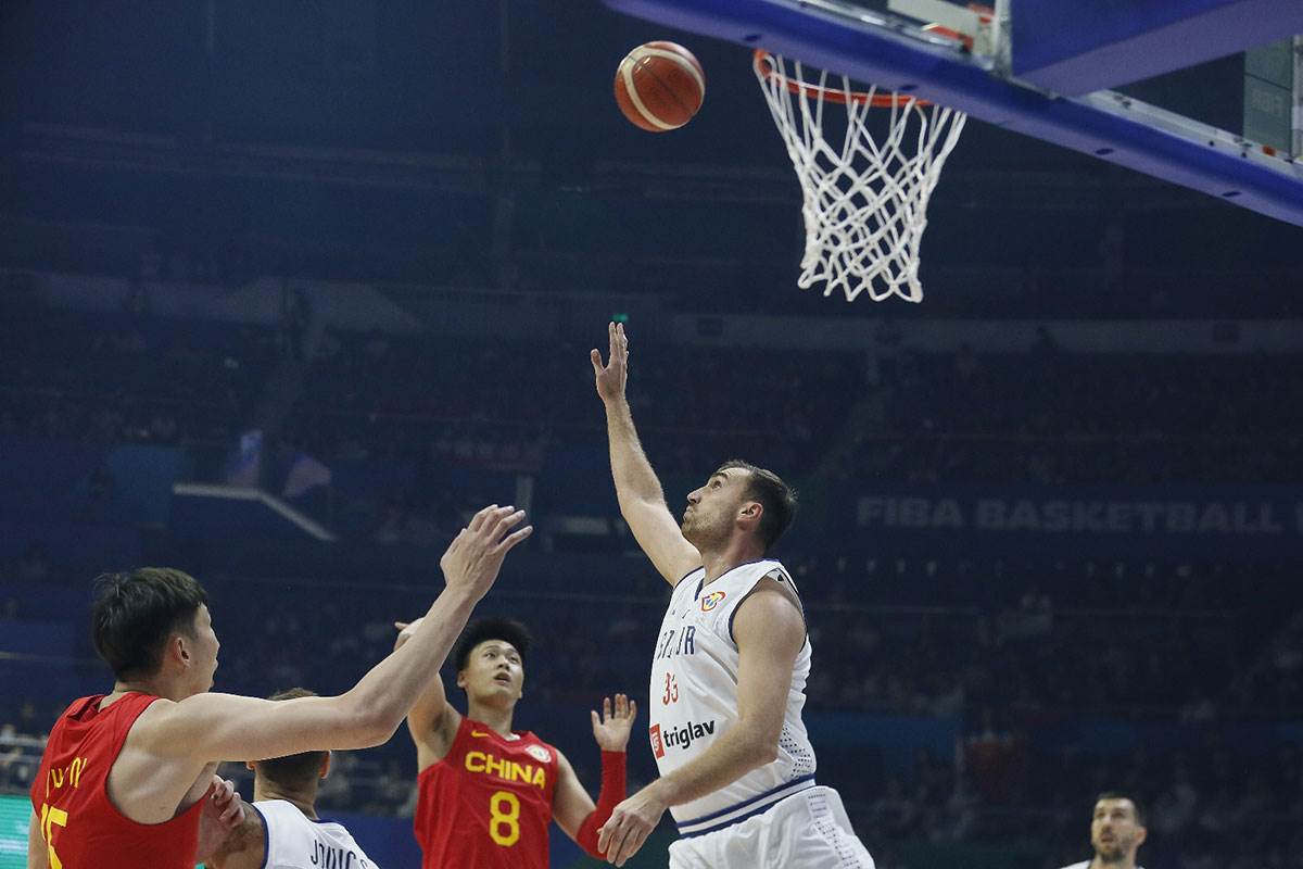 kosarka srbija kina (17).jpg