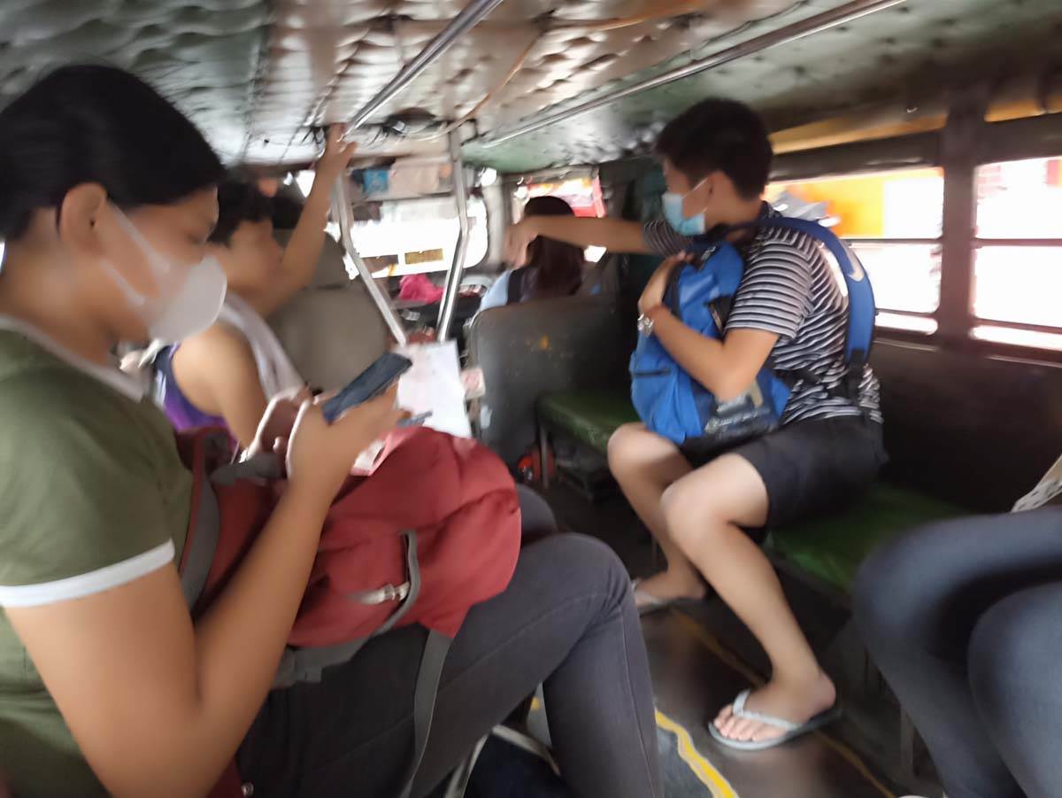 Džipni iznutra 9.jpg