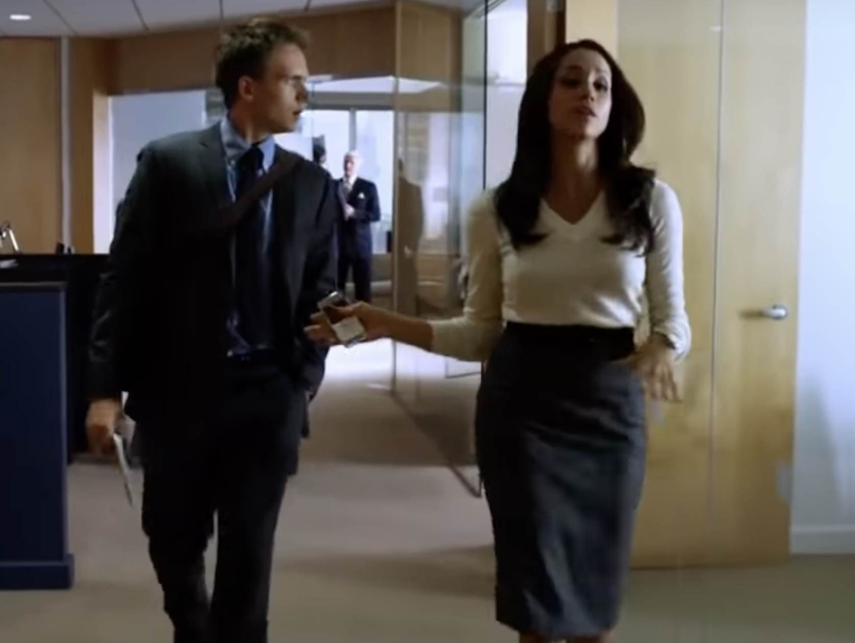 megan markl u seriji suits 2.png