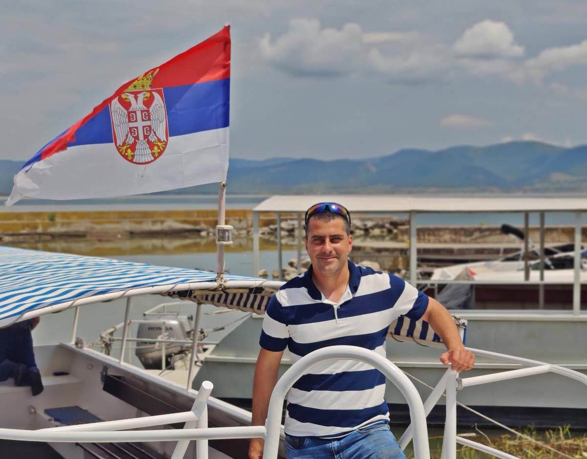 Profesor istorije se preselio iz Beograda u Golubac i sad ima 2 broda i apartmane