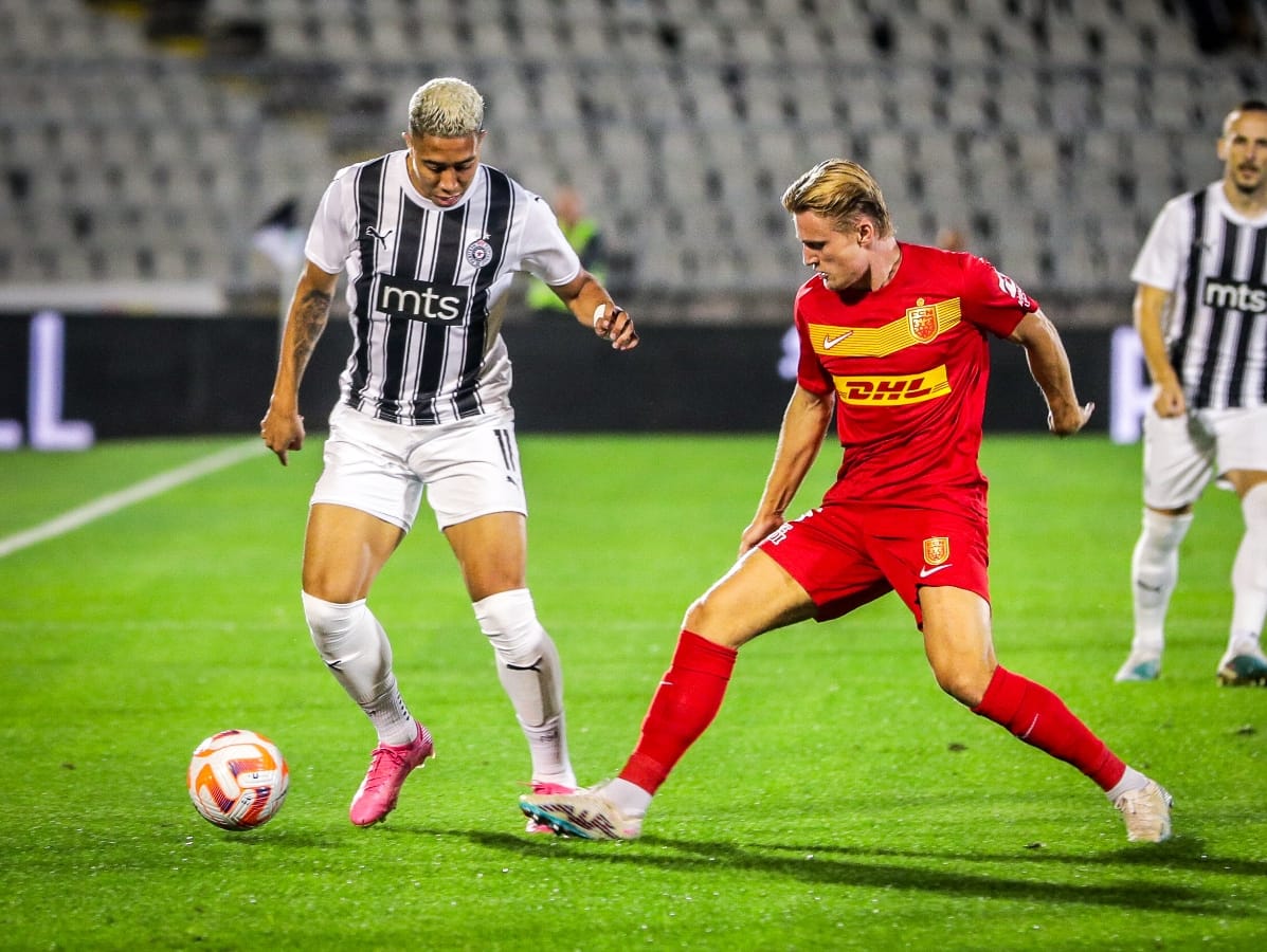 UEFA kaznila Partizan zbog navijača