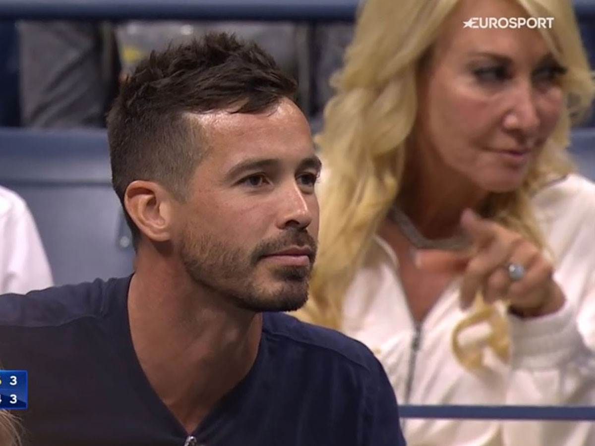 Navijač izbačen sa meča (3).jpg