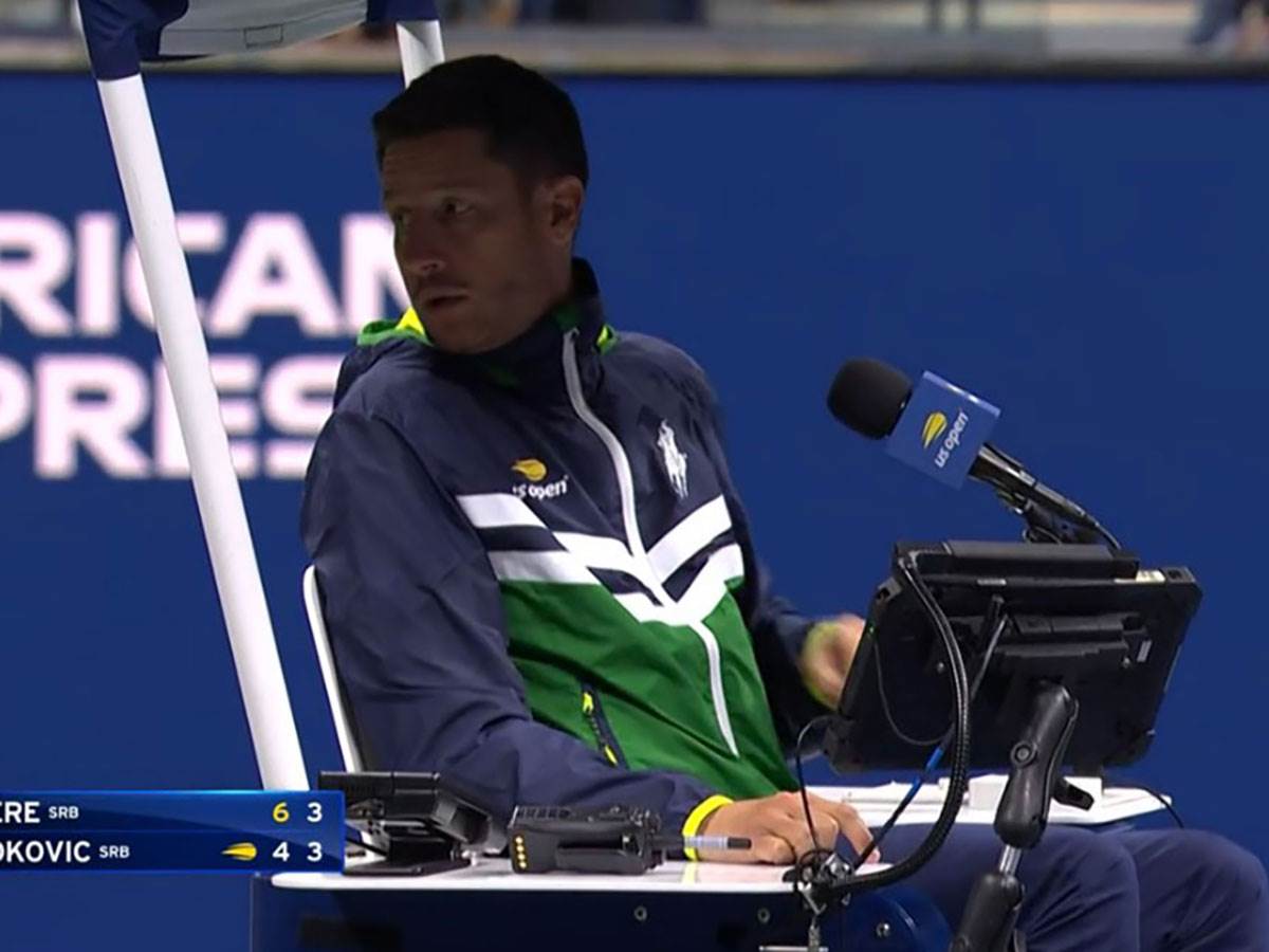 Navijač izbačen sa meča (4).jpg