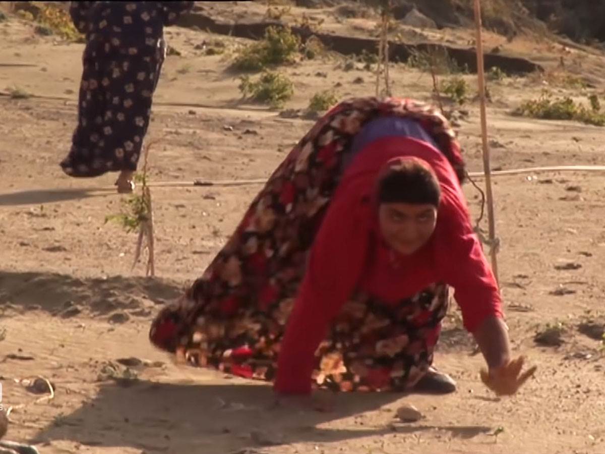 Zabačeno selo gde ljudi hodaju na sve četiri (11).jpg