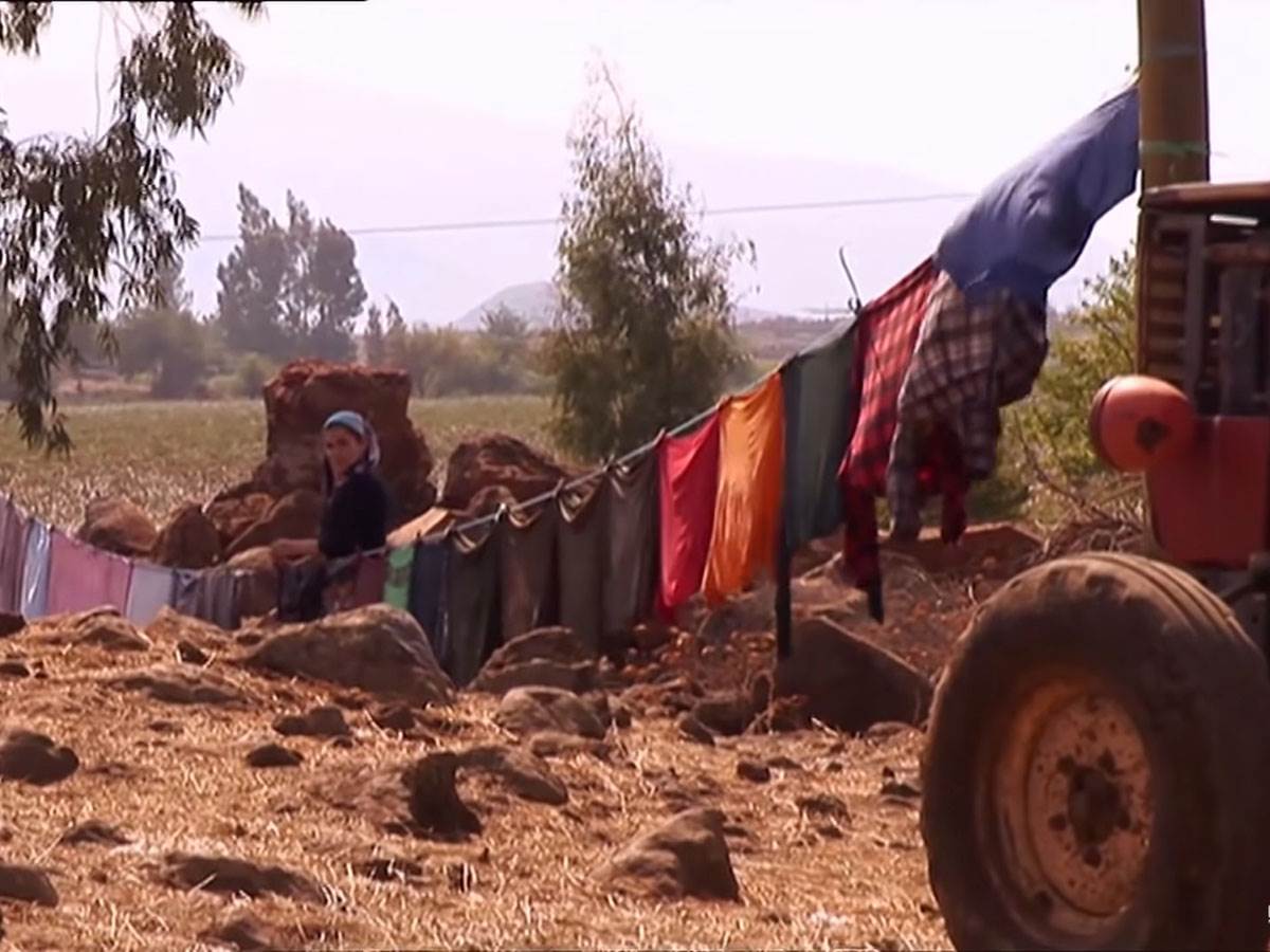 Zabačeno selo gde ljudi hodaju na sve četiri (9).jpg