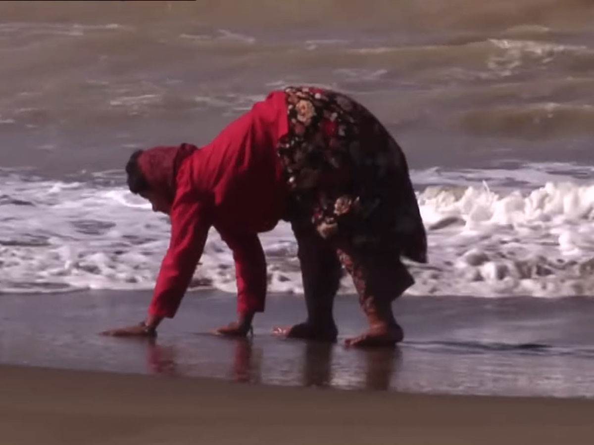 Zabačeno selo gde ljudi hodaju na sve četiri (2).jpg