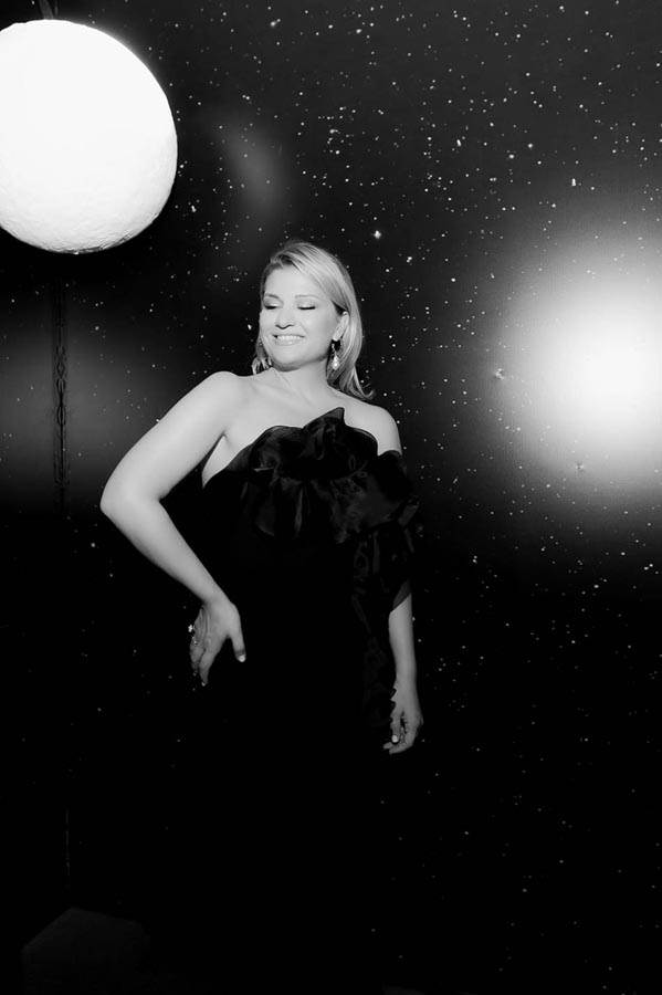 ZAVIRITE U MAGIČNU ATMOSFERU ELLE X AVON EVENTA: Sinoć je ekskluzivno predstavljen novi Far Away Beyond The Moon parfem 