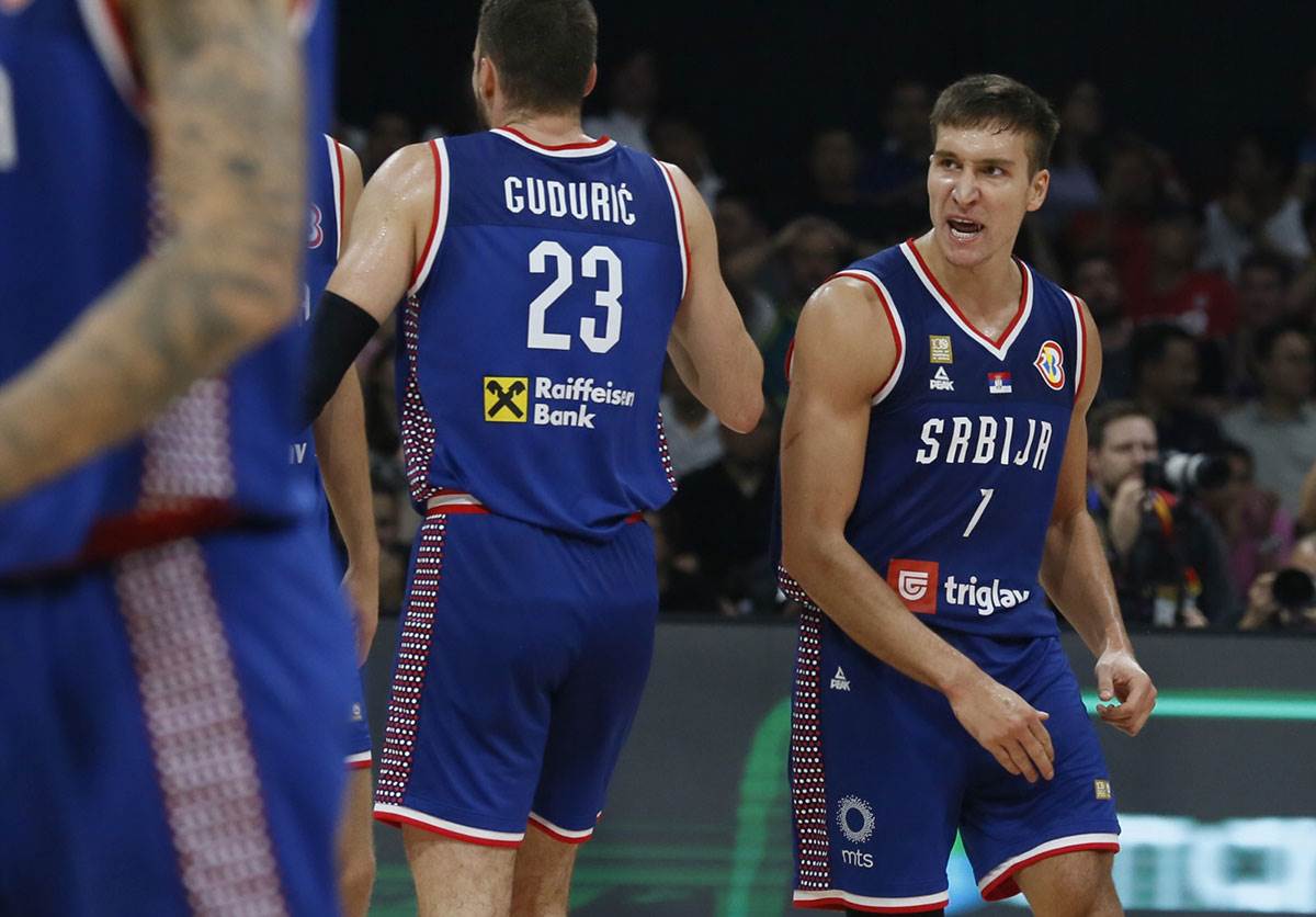 Karmelo Antoni skinuo kapu Bogdanu Bogdanoviću