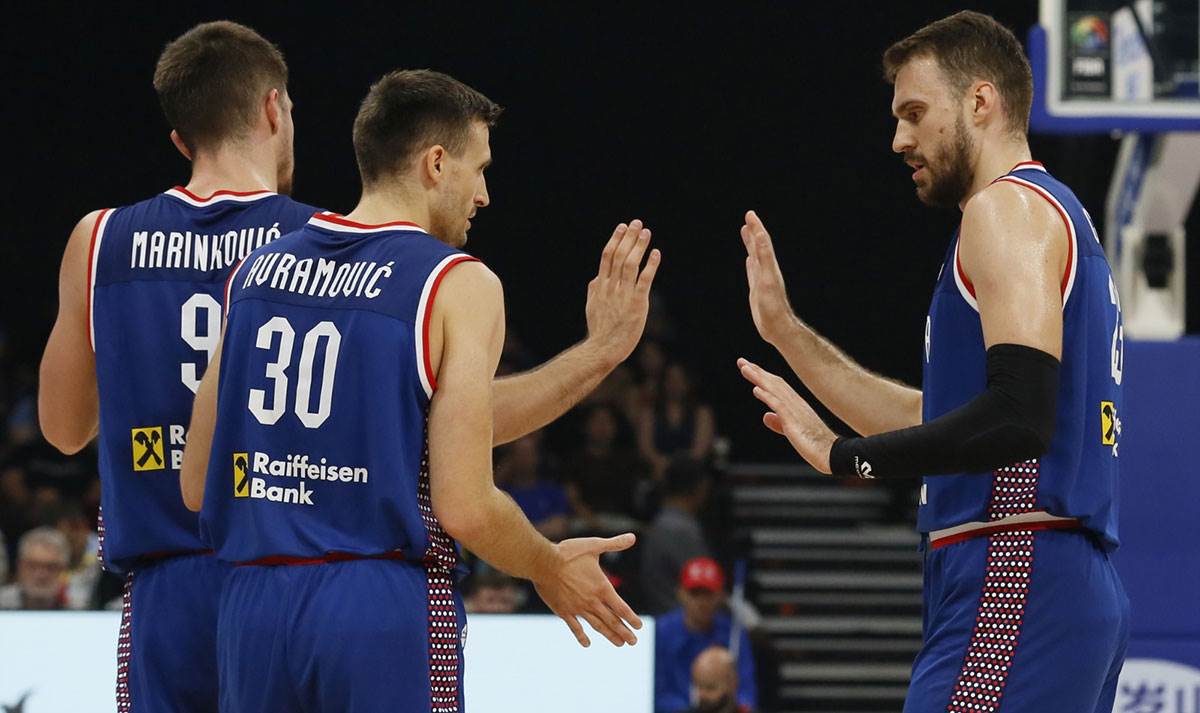 Karmelo Antoni skinuo kapu Bogdanu Bogdanoviću