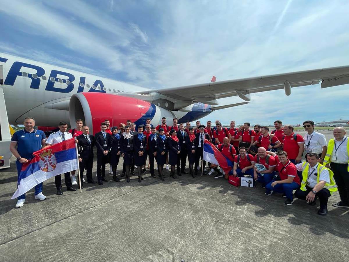 Košarkaška Reprezentacija Srbije, povratak kući 4.jpg