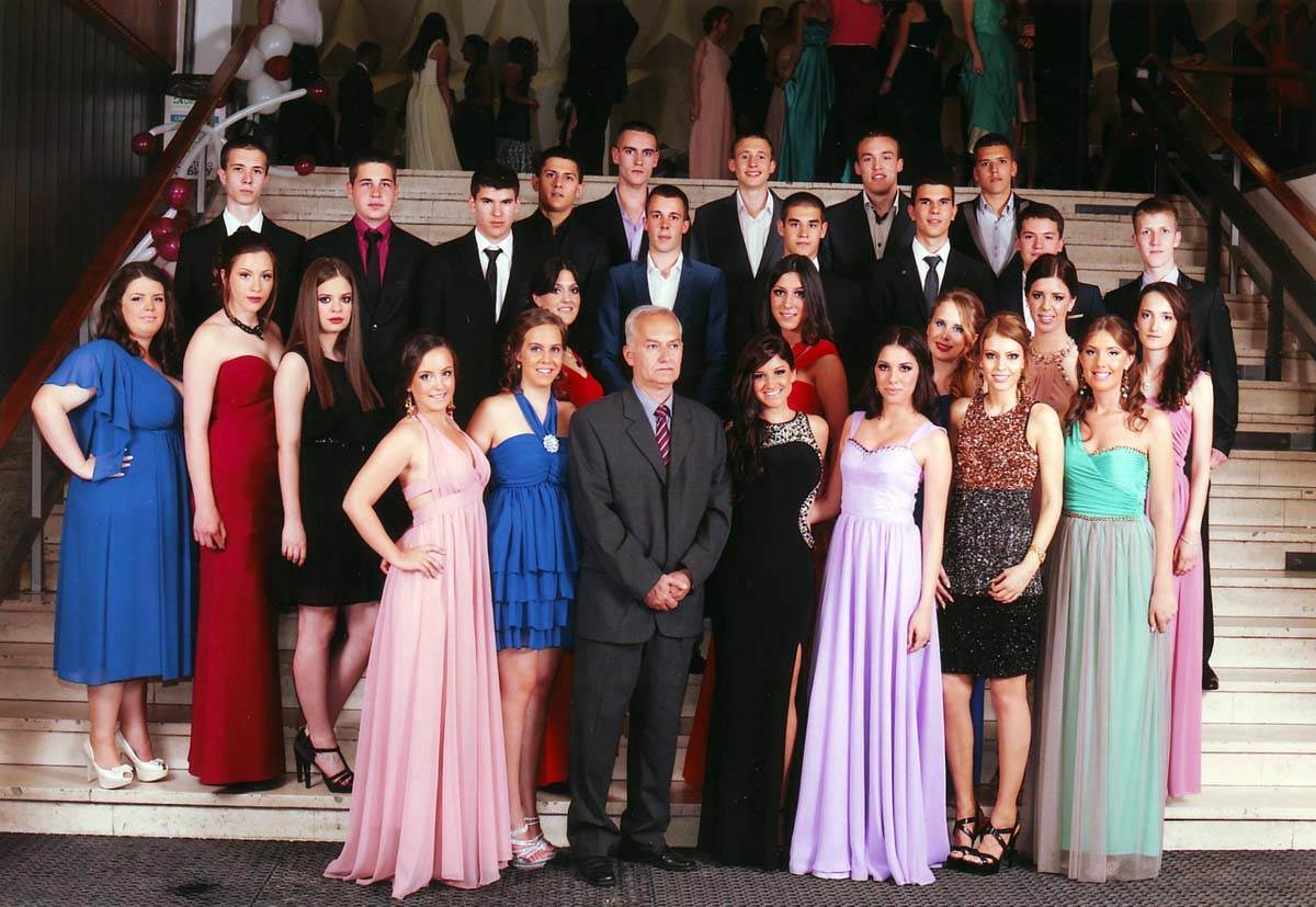 Bog na nebu, Avram na pleju 5.jpg