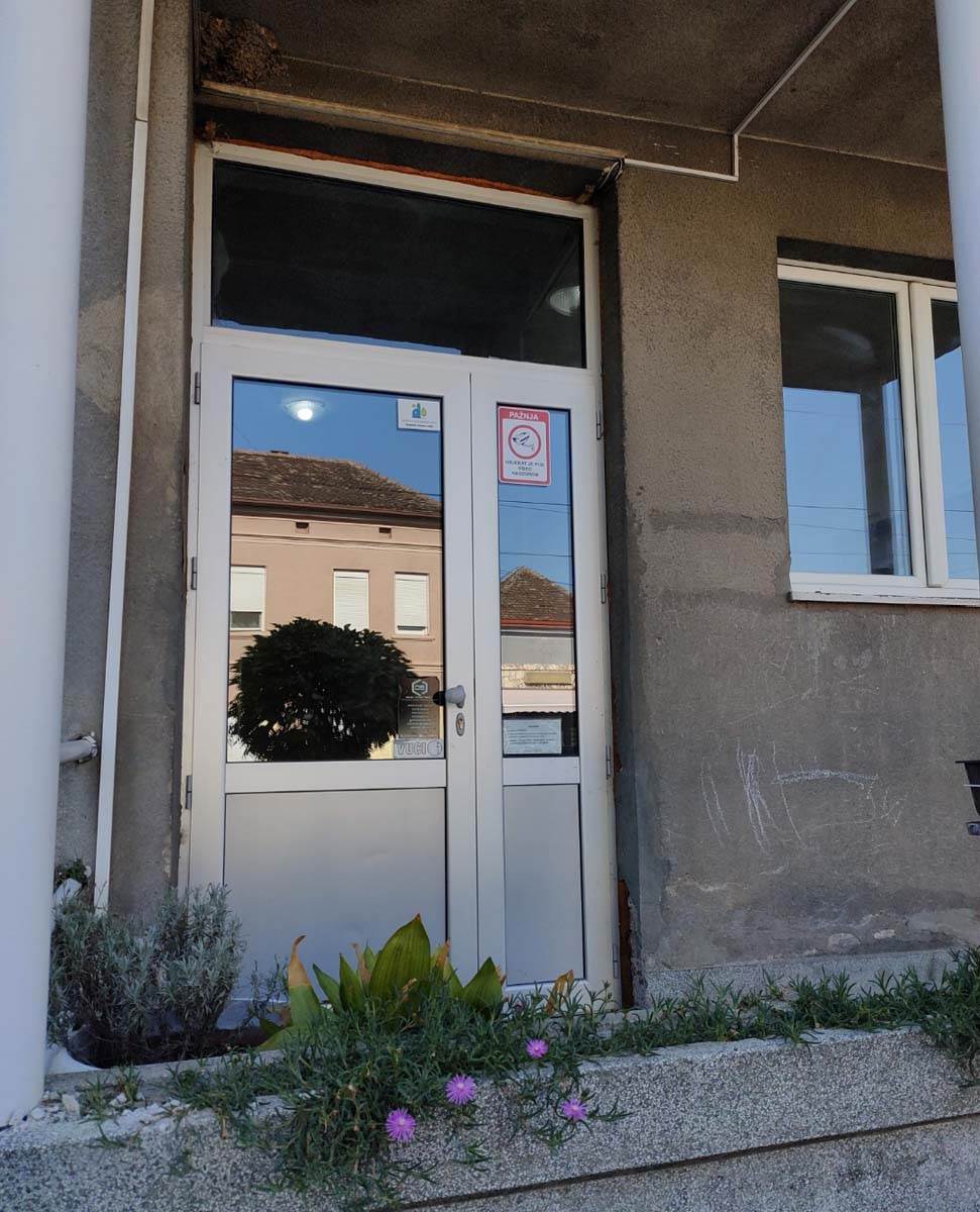 Renoviranje solitera pre i posle 14.jpg