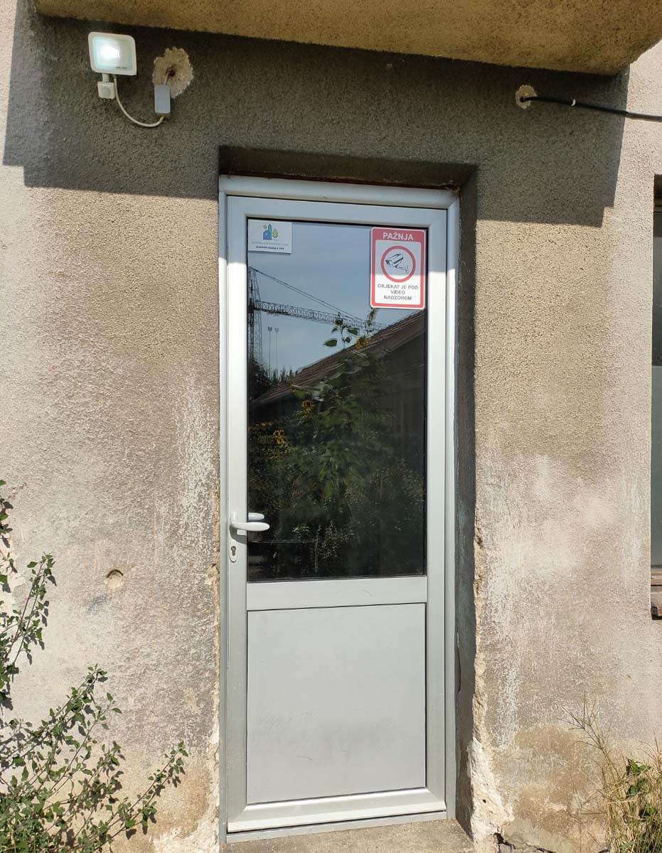 Renoviranje solitera pre i posle 15.jpg