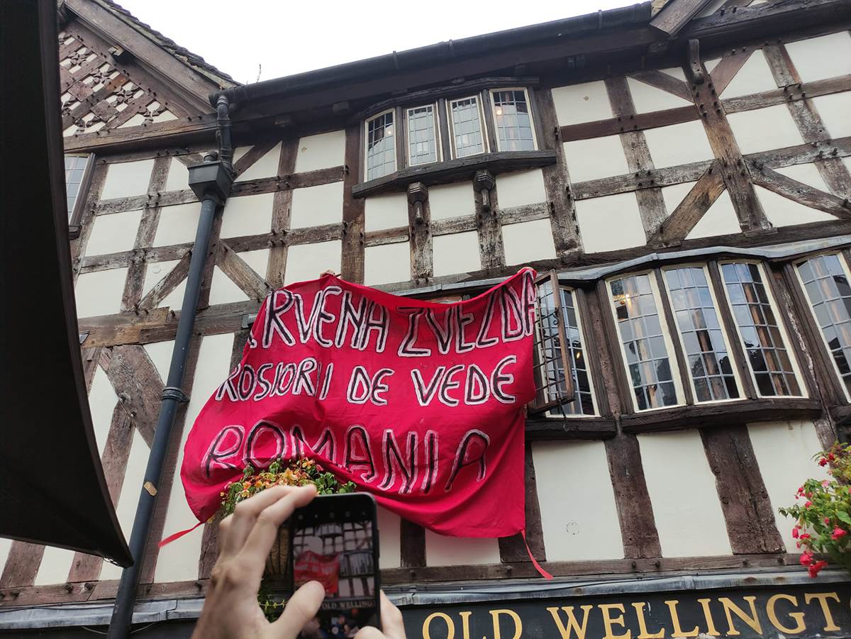 Crvena Zvezda Mančester.jpg