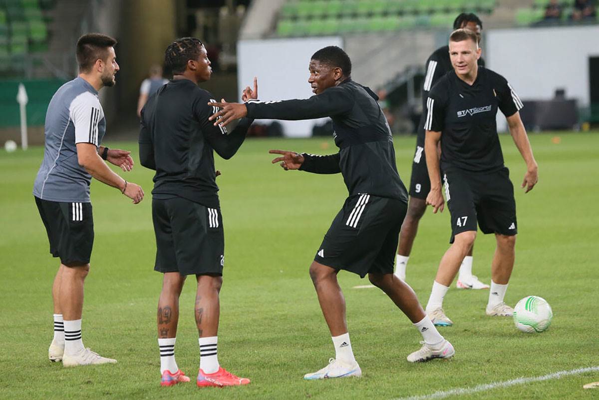 Fudbaleri Čukarićkog (15).jpg