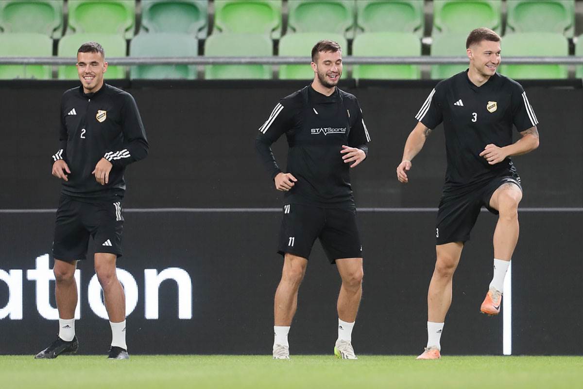 Fudbaleri Čukarićkog (7).jpg