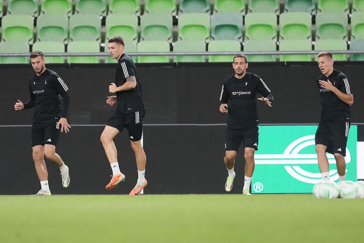 Fudbaleri Čukarićkog (5).jpg