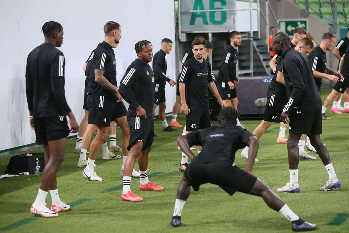 Fudbaleri Čukarićkog (27).jpg