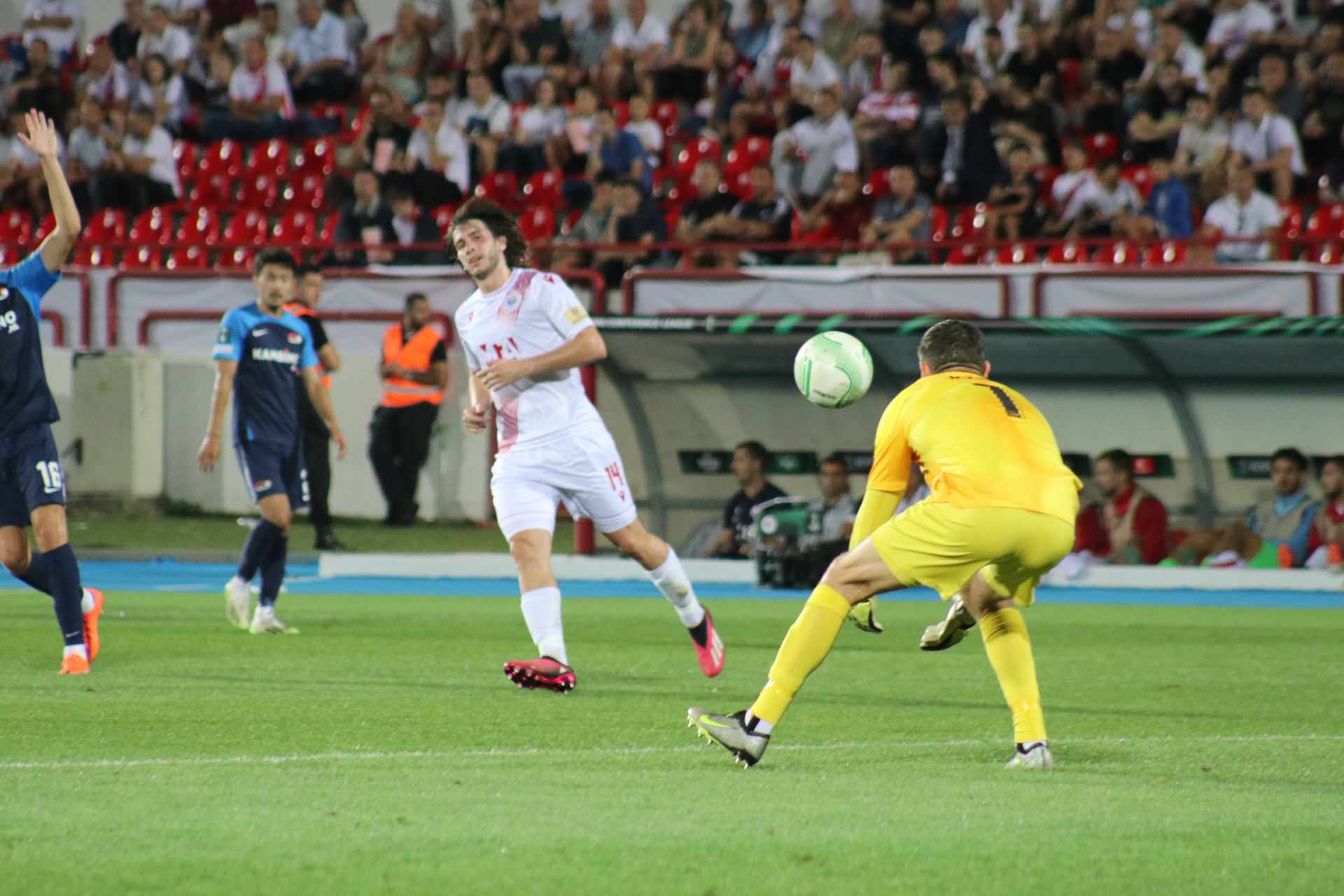 Prekinut meč zbog skandiranja Slobodanu Praljku