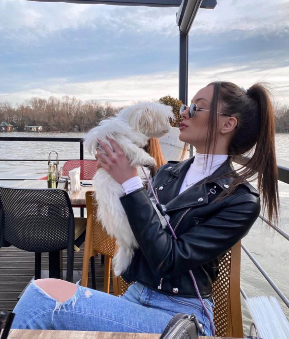 maša mihailović4.png