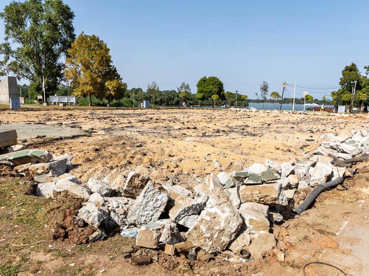 rusenje terena 25. maj (4).jpg