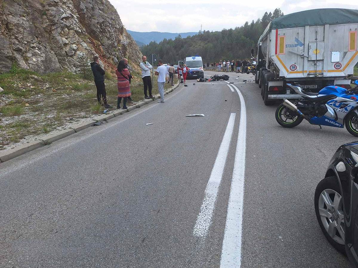 Tragedija kod Kokinog Broda, nastradao vozač motora u sudaru sa kamionom  (4).jpg