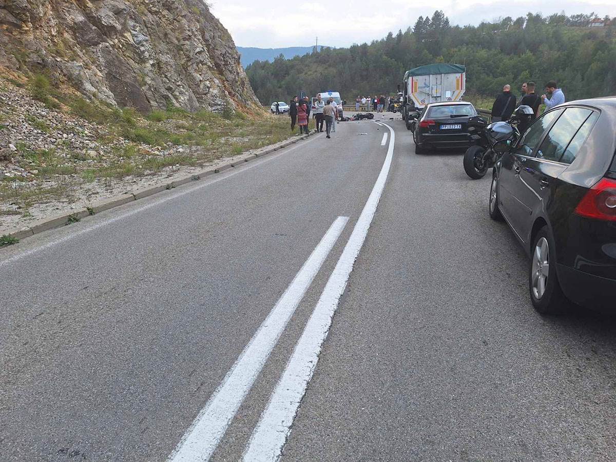 Tragedija kod Kokinog Broda, nastradao vozač motora u sudaru sa kamionom  (1).jpg