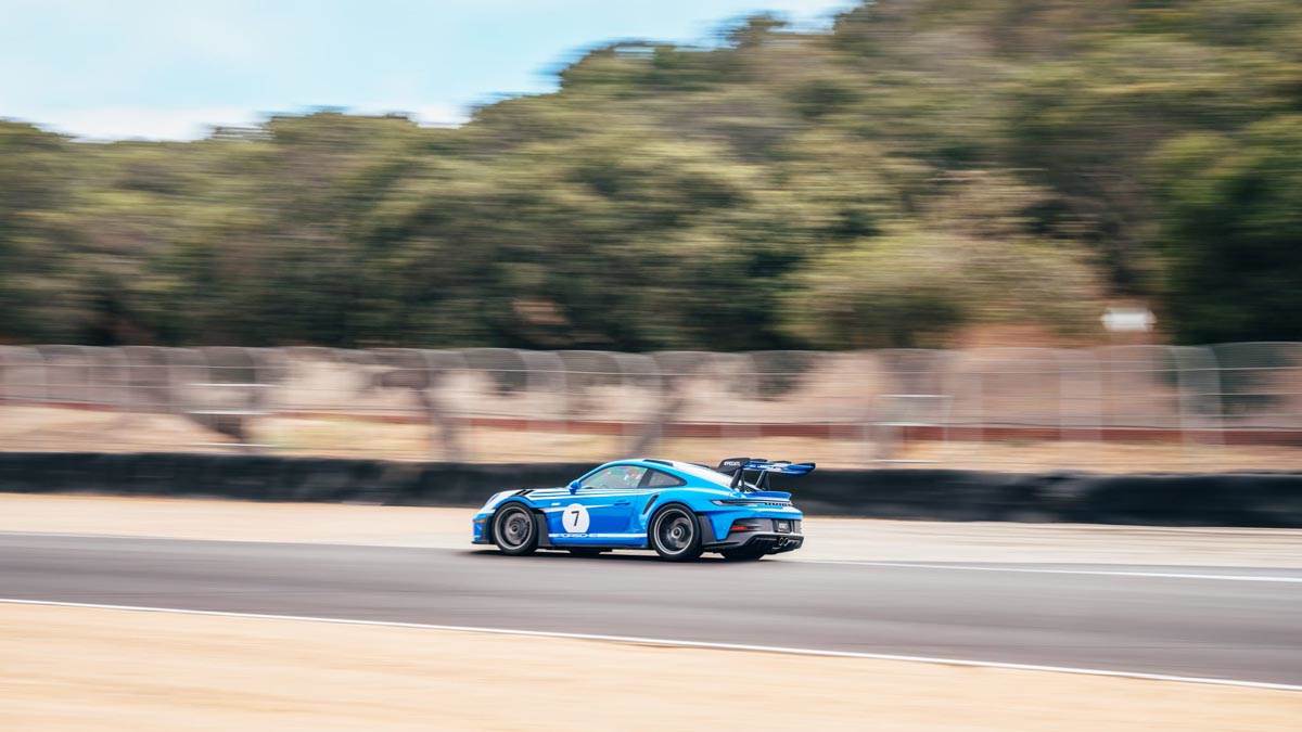 Vožnja po legendarnoj stazi Laguna Seca u Kaliforniji